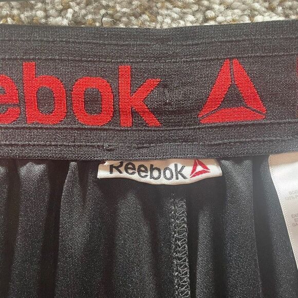 Reebok Shorts Mens Large Black Red Athltic Gym Running Pockets Casual Logo Run - Picture 10 of 12